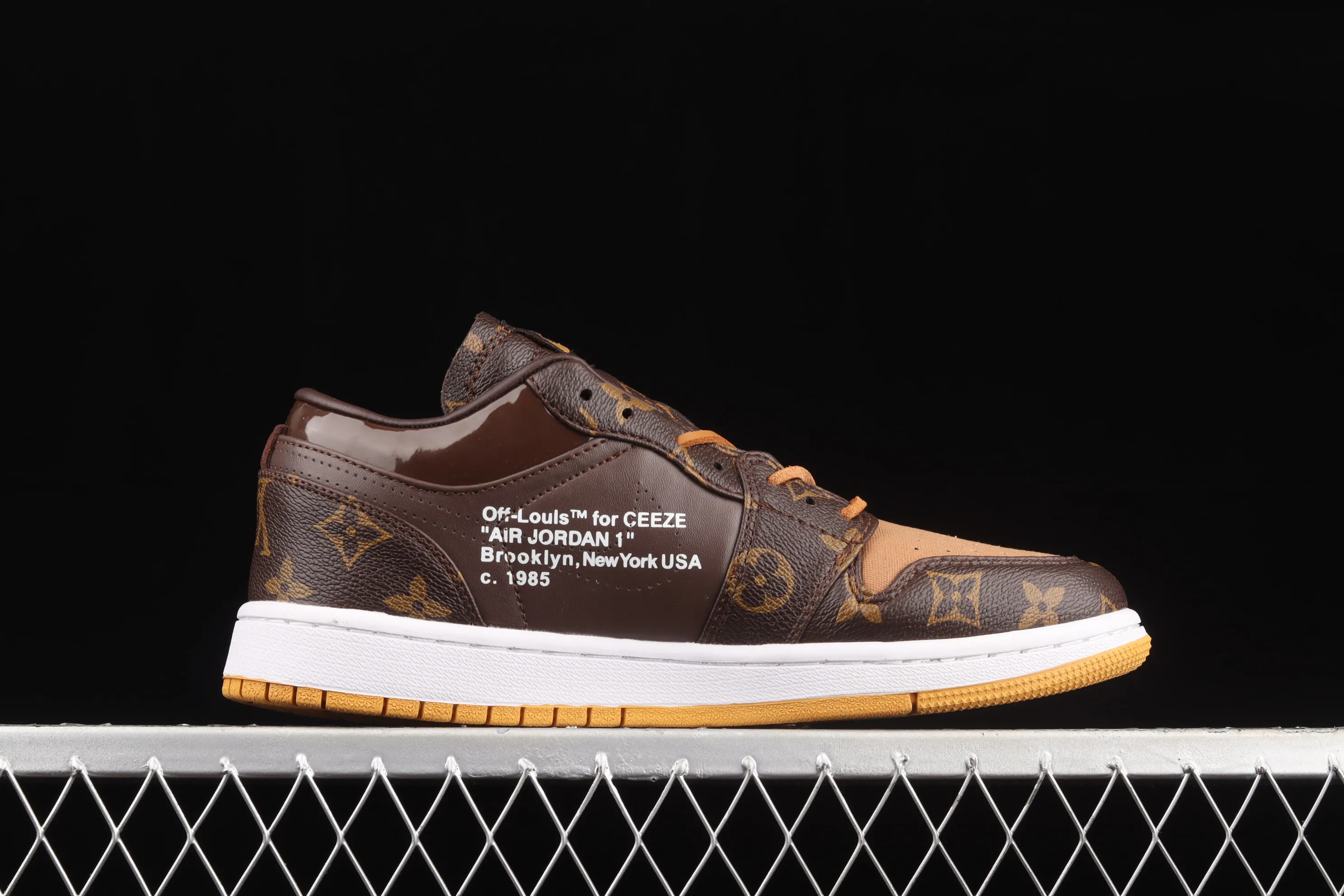 All Categories Air Jordan Jordan Series Basketball Shoes Air Jordan 1 Low Air Jordan 1 AJ1 Joe 1 Donkey Brand Co-branded Customized Low-top Basketball Shoes 554724-555